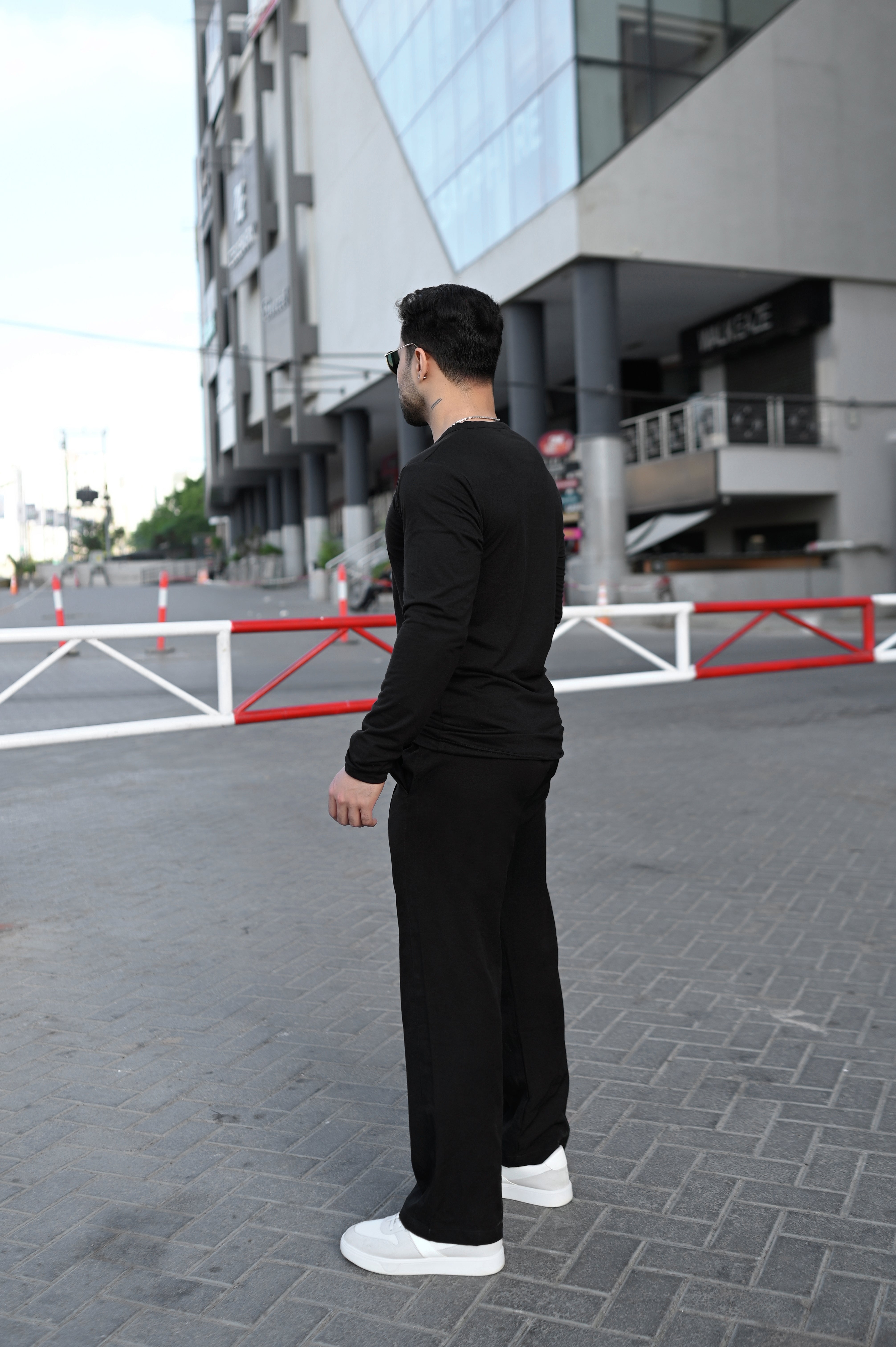 BLACK HENLEY