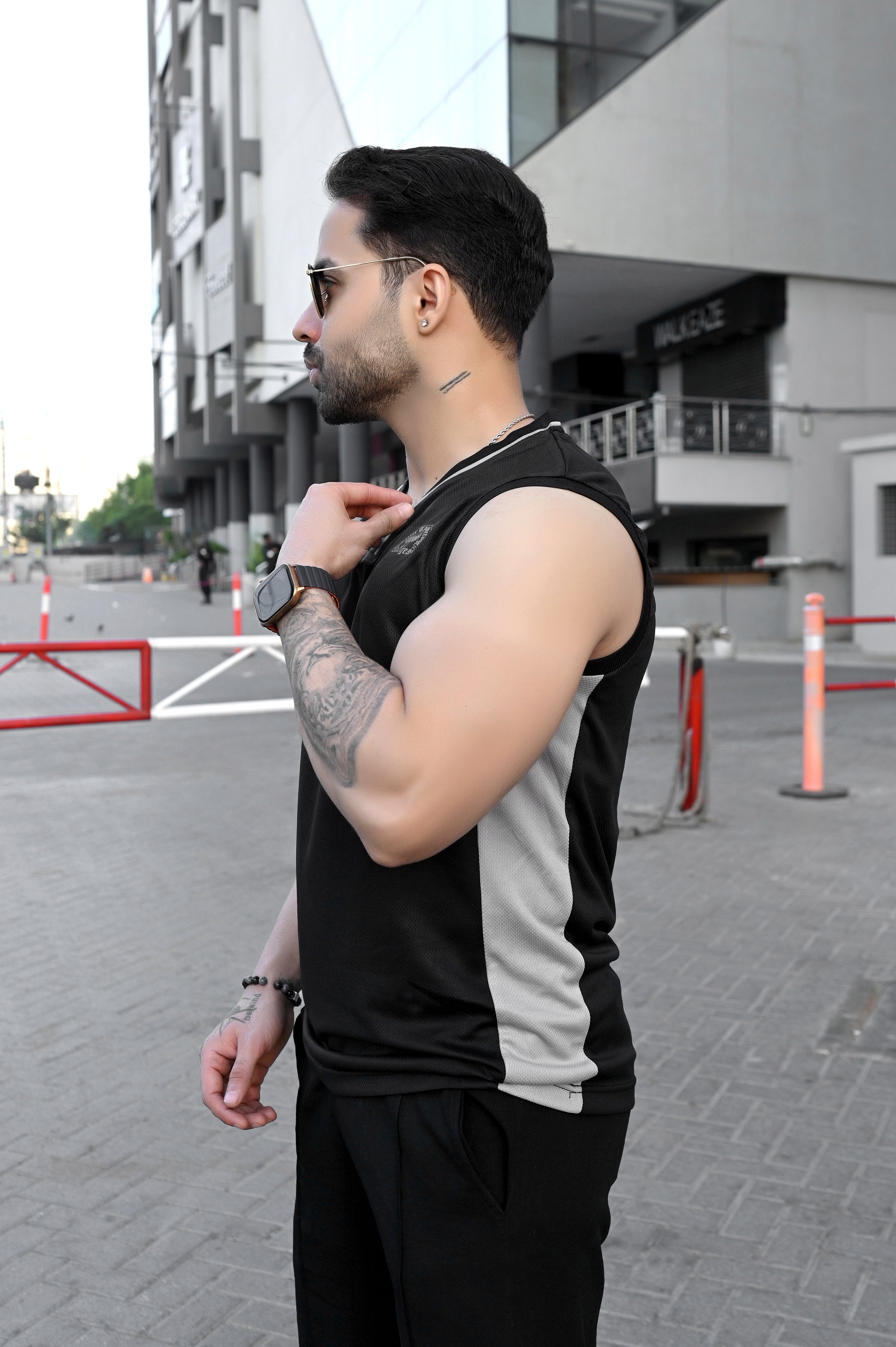 MESH TANK - BLACK