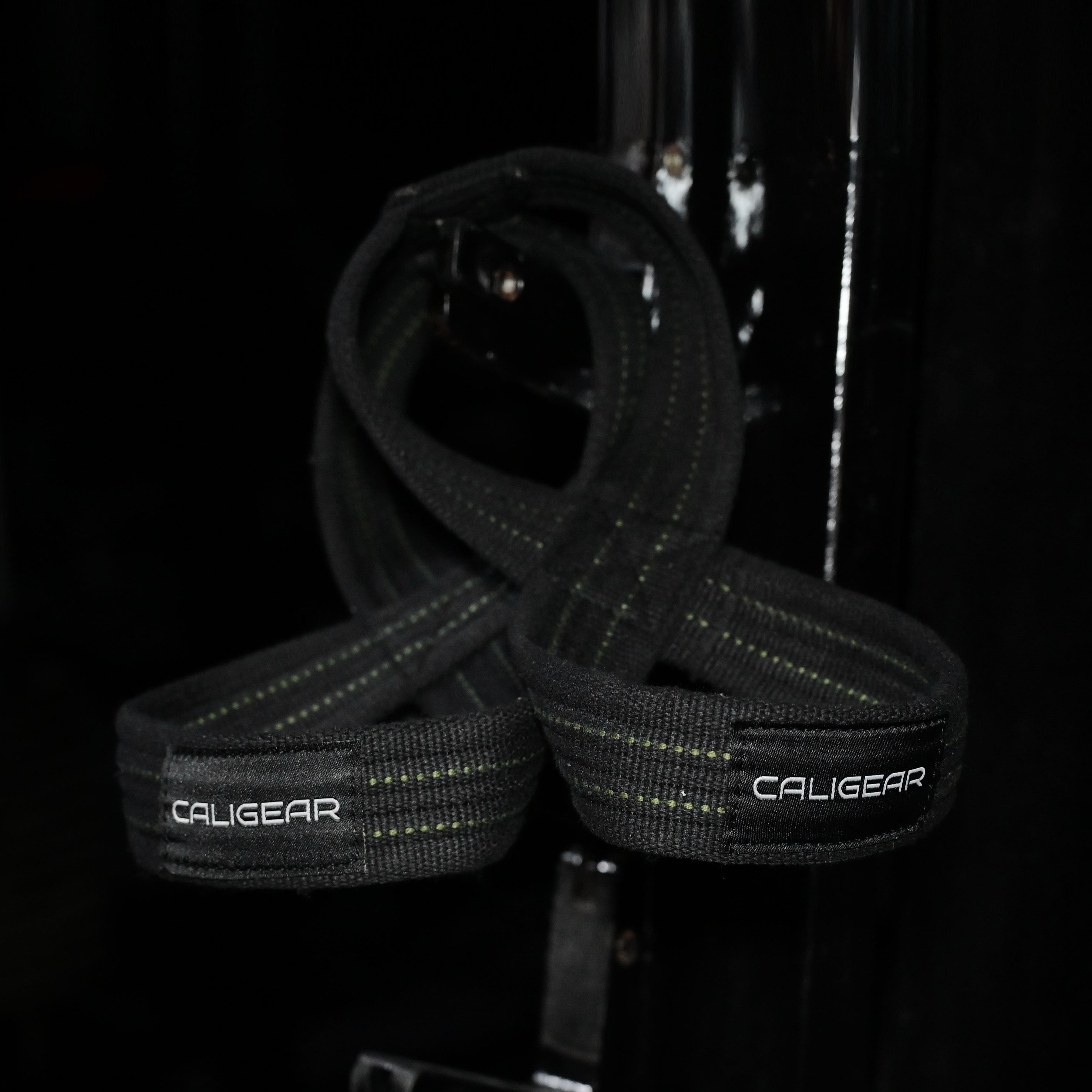 FIGURE 8 LIFTING STRAPS