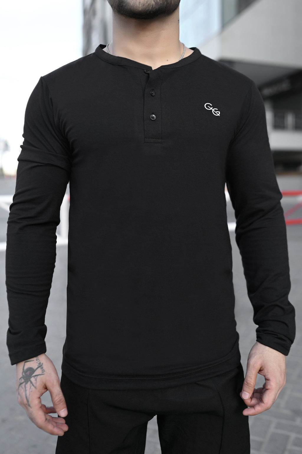 BLACK HENLEY - CaliGear