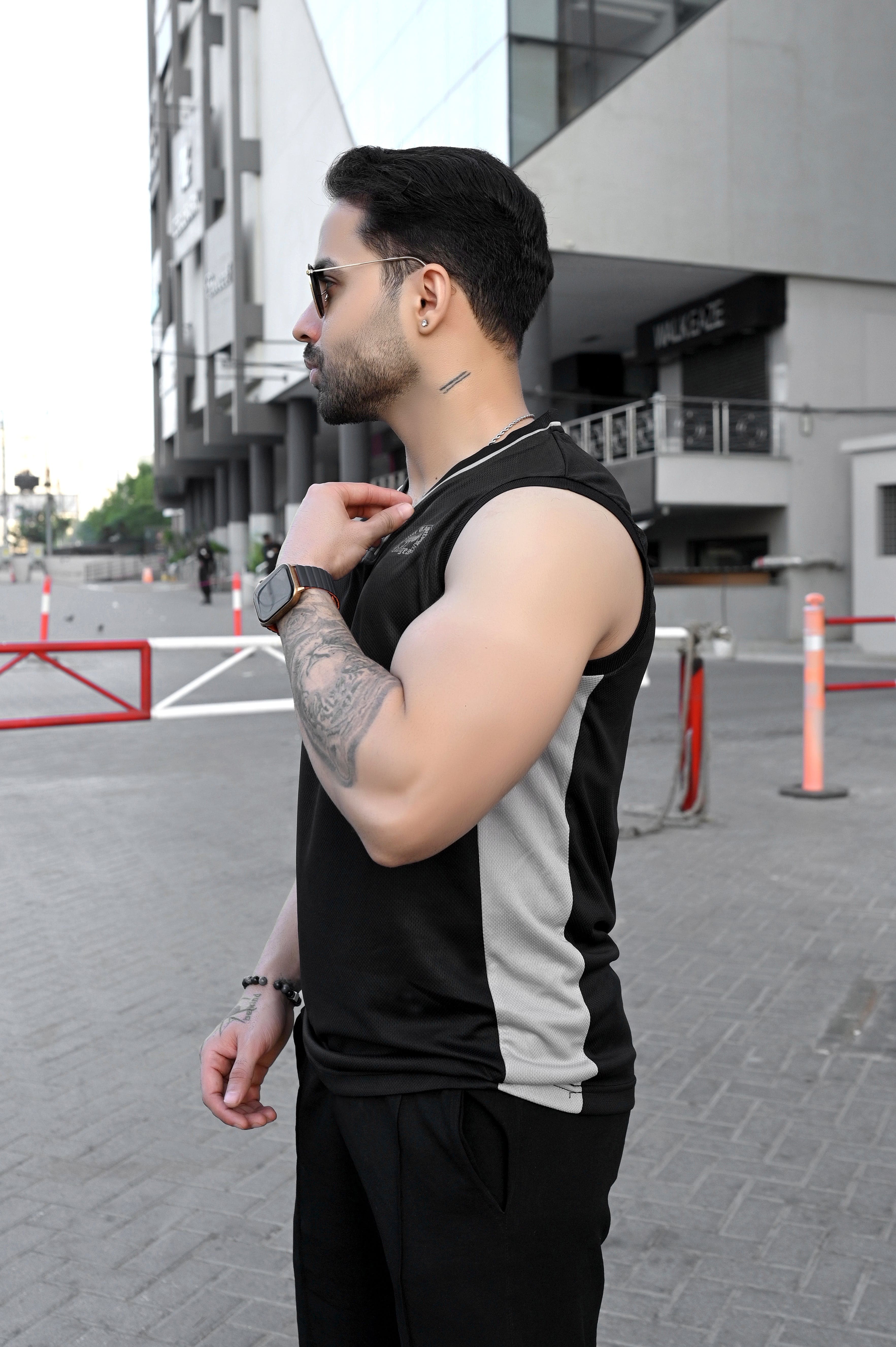 MESH TANK - BLACK